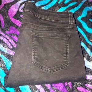 Kut from the Kloth Women’s Straight Leg Jeans in Black